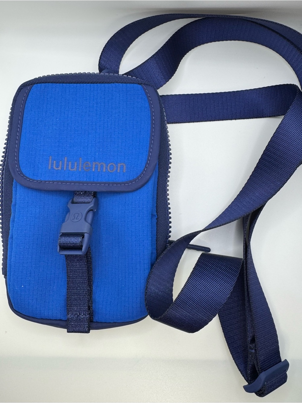 Lululemon Zip-Top Crossbody Bag Symphony Blue / Night Sea EUC